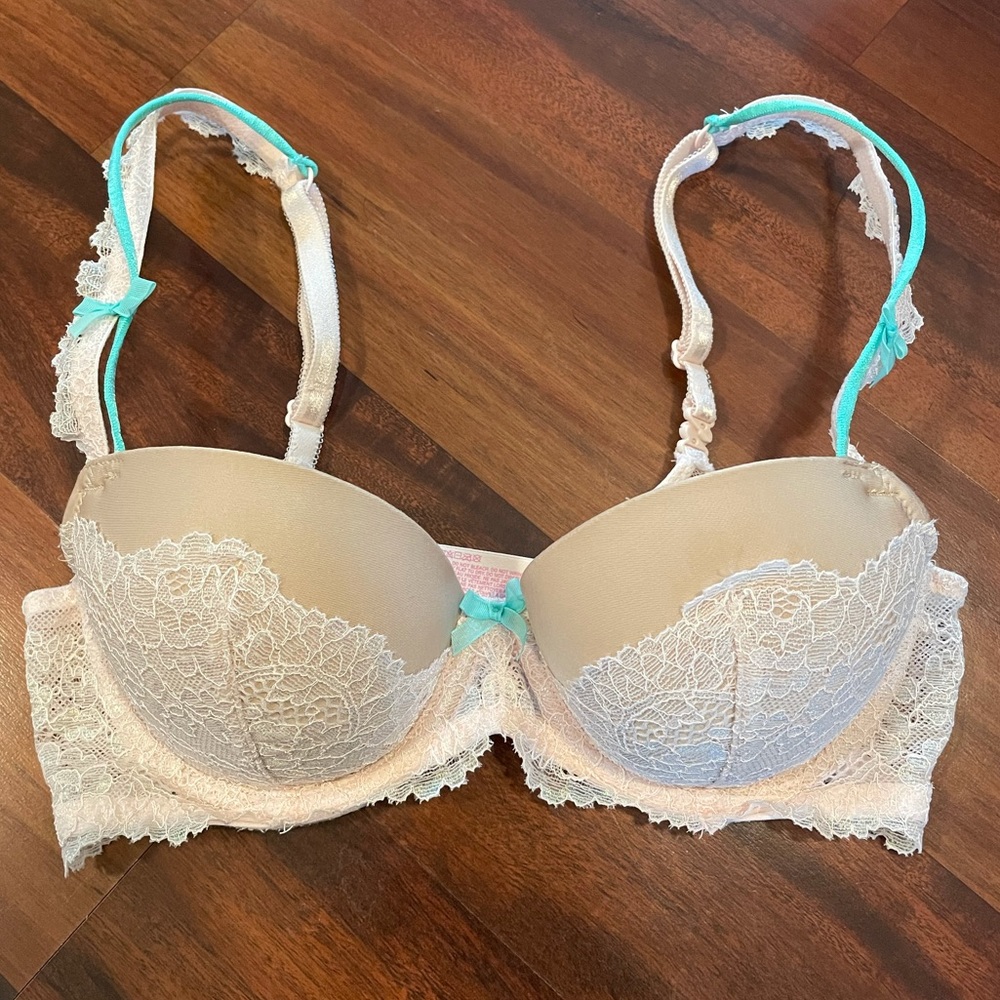 Victoria’s Secret Bra 32C